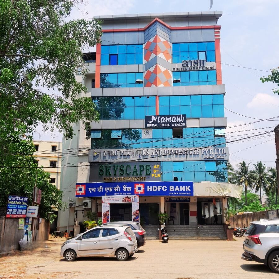 Dental Smile Clinic is located in Aniket mall near Firayalal chowk in Ranchi.