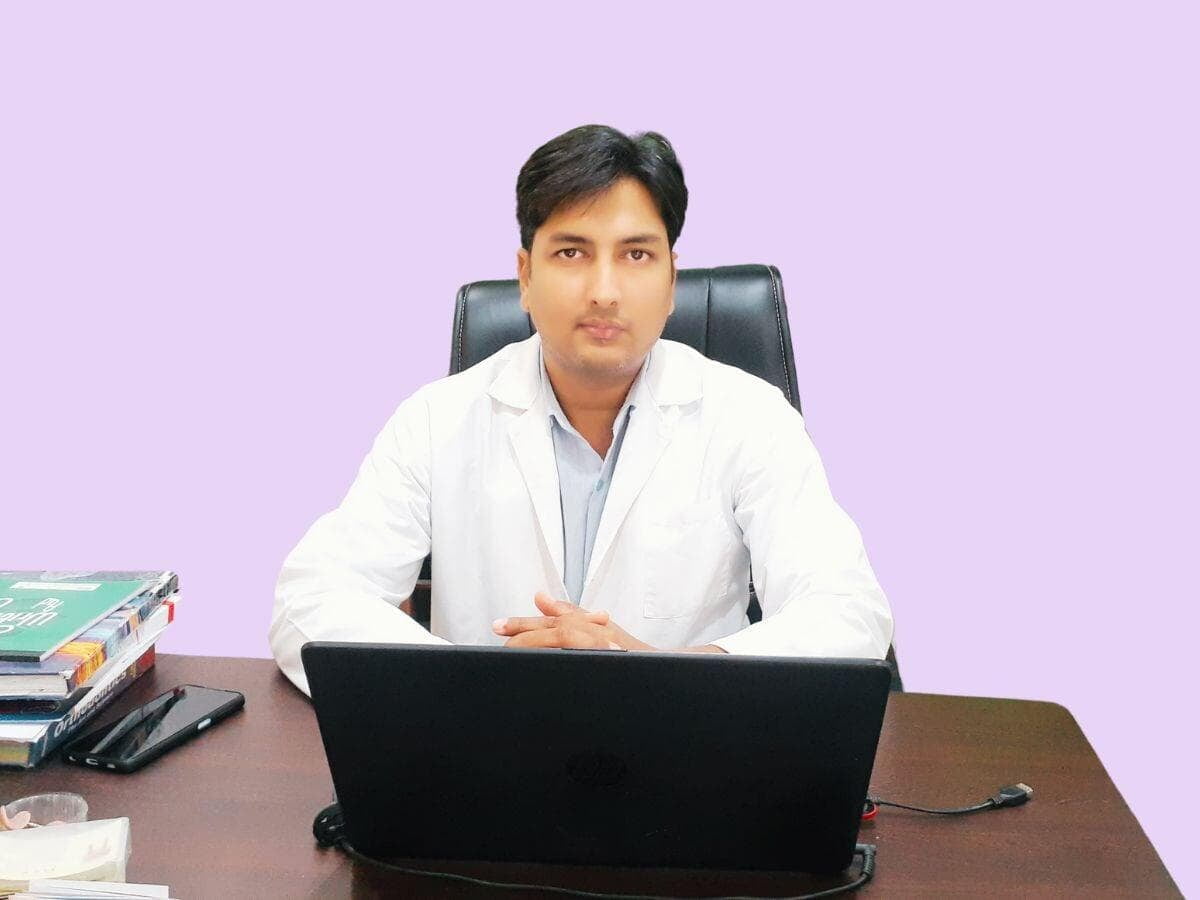 Barun Kant is owner of dentist's office near me in Ranchi.